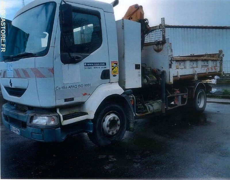 RENAULT MIDLUM 220.12 BENNE + GRUE - 2002 - 250000km - DD446PH - NE DEMARRE PAS - Truck: picture 3 RENAULT MIDLUM 220.12 BENNE + GRUE - 2002 - 250000km - DD446PH - NE DEMARRE PAS - Truck: picture 3