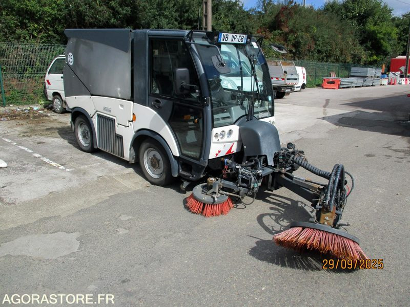 BALAYEUSE DE TROTTOIR marque HAKO (PAR 7161) - Utility/ Special vehicle: picture 2 BALAYEUSE DE TROTTOIR marque HAKO (PAR 7161) - Utility/ Special vehicle: picture 2