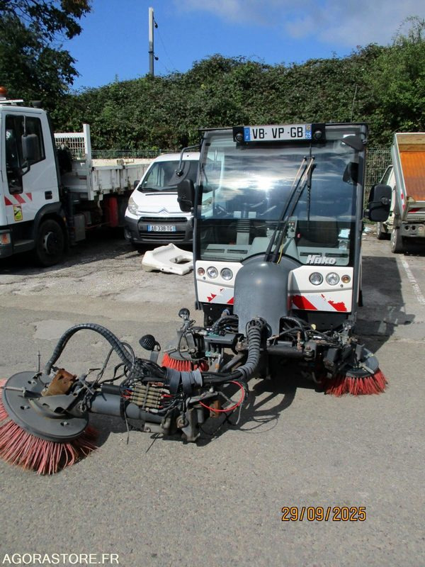 BALAYEUSE DE TROTTOIR marque HAKO (PAR 7161) - Utility/ Special vehicle: picture 3 BALAYEUSE DE TROTTOIR marque HAKO (PAR 7161) - Utility/ Special vehicle: picture 3