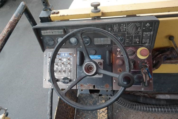 Asphalt paver Dynapack F121 4WD: picture 10