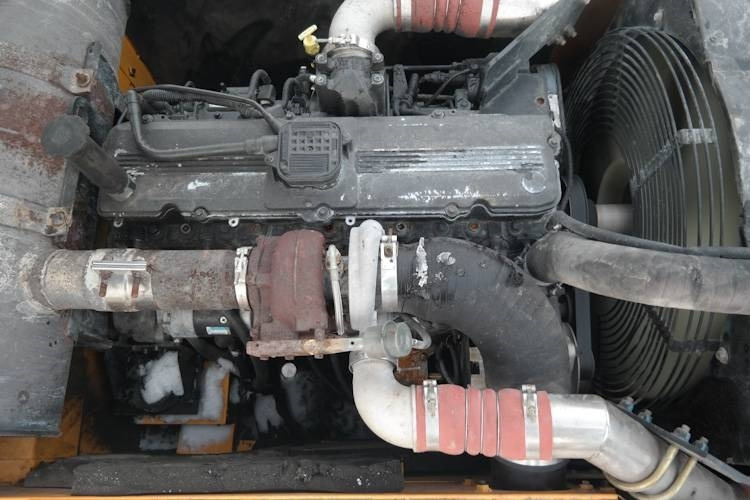 Crawler excavator Hyundai R360L-7: picture 25