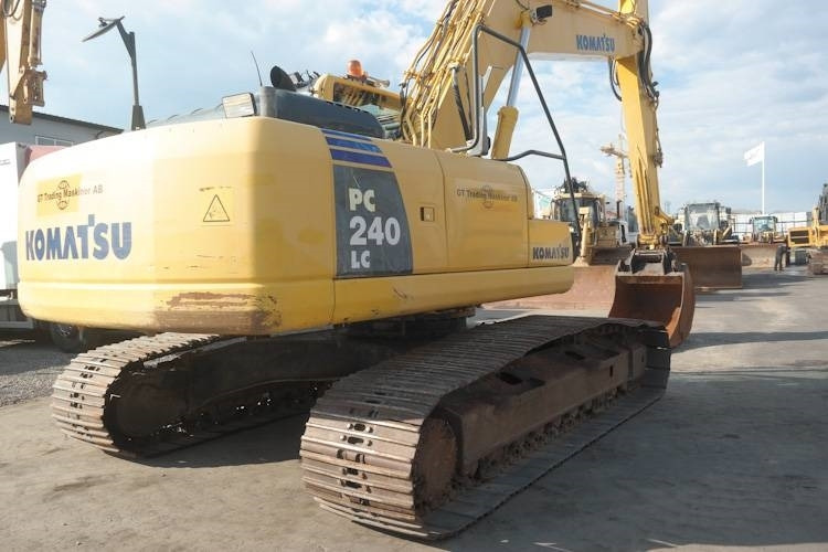 Crawler excavator Komatsu PC240-8: picture 20