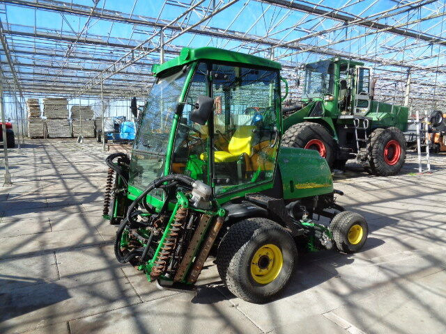 John Deere 3235C - Garden mower: picture 1 John Deere 3235C - Garden mower: picture 1