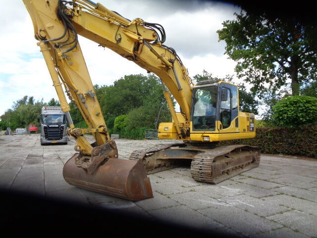 Komatsu PC210 LC-8 - Crawler excavator: picture 2 Komatsu PC210 LC-8 - Crawler excavator: picture 2