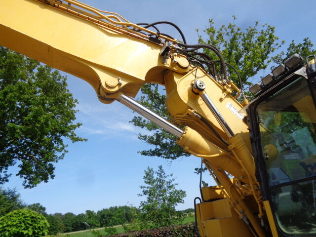 Komatsu PC228uslc-8 - Crawler excavator: picture 5 Komatsu PC228uslc-8 - Crawler excavator: picture 5