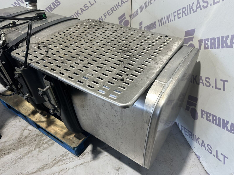 DAF XF - Fuel tank for Truck: picture 4 DAF XF - Fuel tank for Truck: picture 4