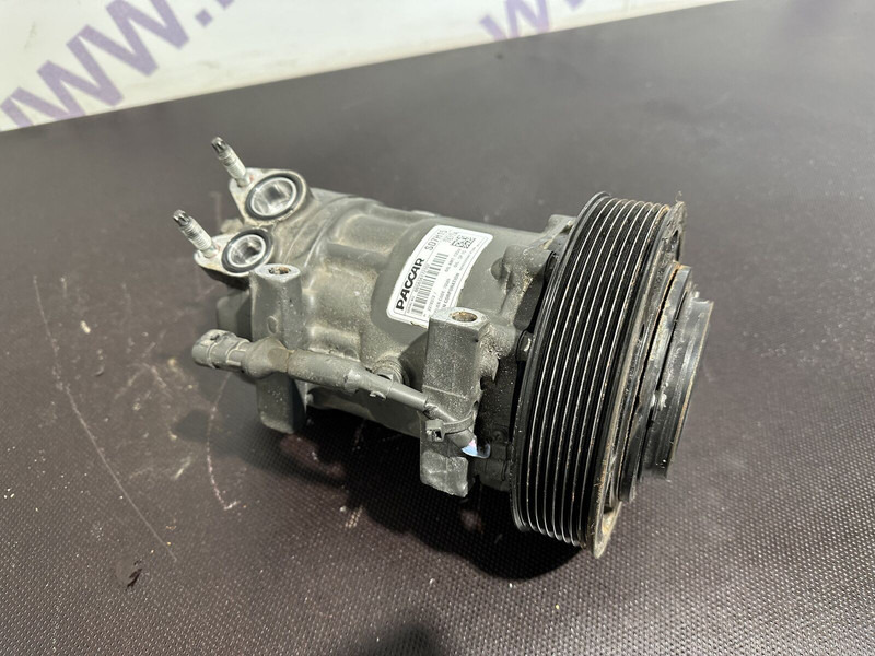 DAF XG - A/C compressor for Truck: picture 1 DAF XG - A/C compressor for Truck: picture 1
