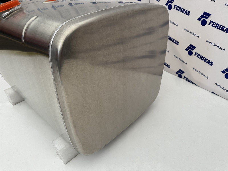 MAN - Fuel tank for Truck: picture 2 MAN - Fuel tank for Truck: picture 2