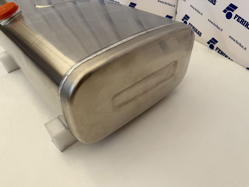 MAN - Fuel tank for Truck: picture 2 MAN - Fuel tank for Truck: picture 2