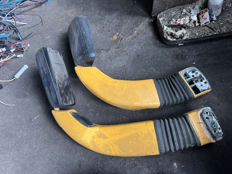 Volvo магнетолы . B12 . Ивеко - Spare parts: picture 5 Volvo магнетолы . B12 . Ивеко - Spare parts: picture 5