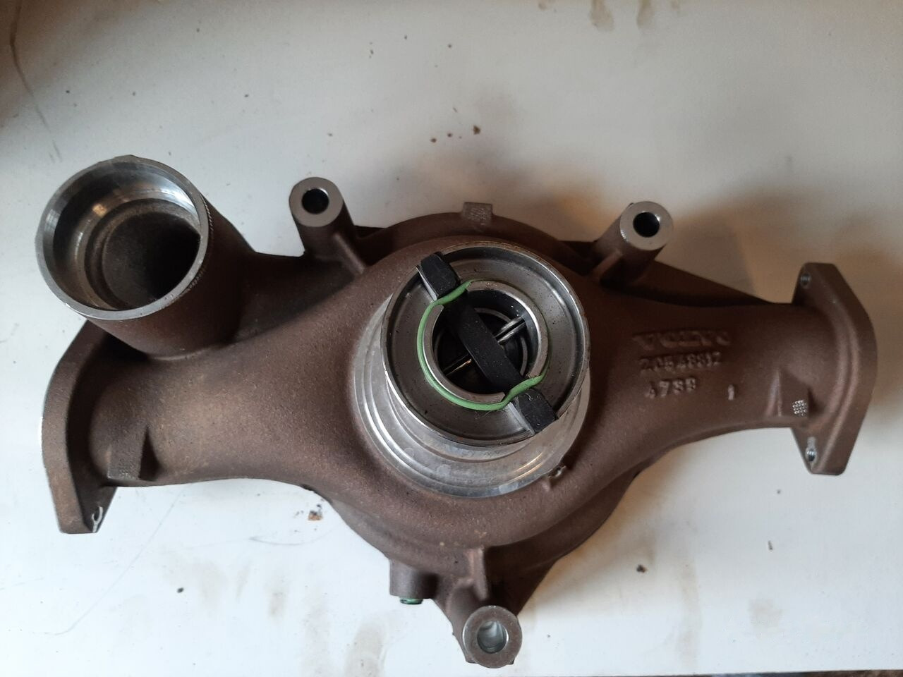 Volvo 20548812 4733 / 20548812 Volvo - Coolant pump for Bus: picture 1 Volvo 20548812 4733 / 20548812 Volvo - Coolant pump for Bus: picture 1