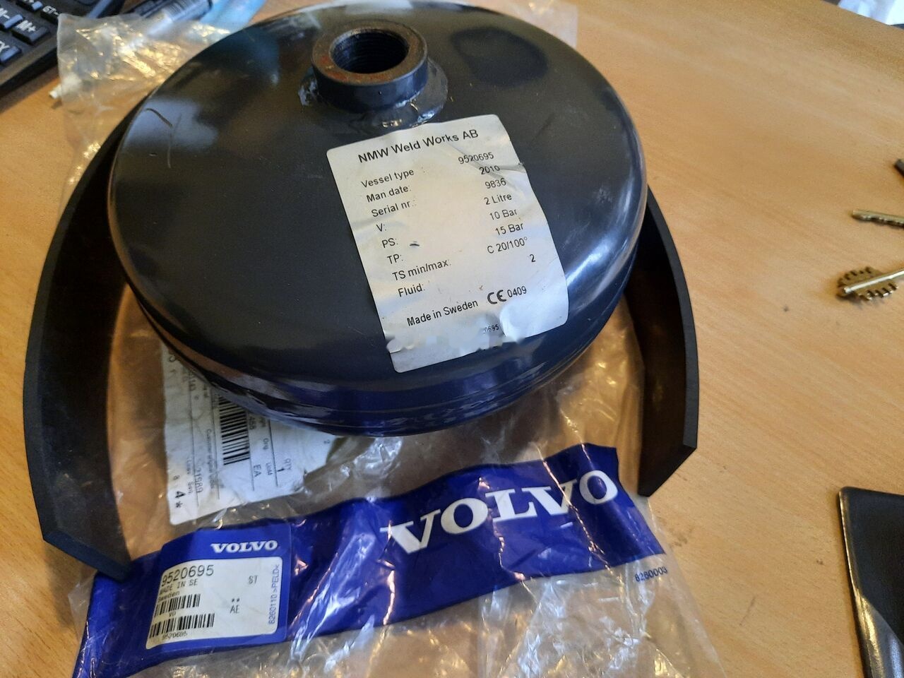 Volvo, AIR TANK Volvo 9520695 Volvo B10 - Hydraulics for Bus: picture 1 Volvo, AIR TANK Volvo 9520695 Volvo B10 - Hydraulics for Bus: picture 1