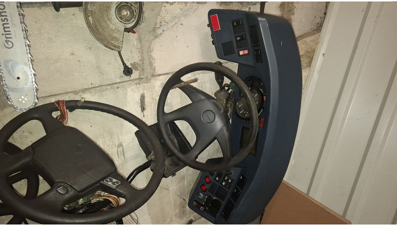 Volvo B12 - Steering wheel: picture 2 Volvo B12 - Steering wheel: picture 2