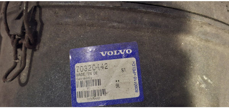 Volvo B12 - Air intake system: picture 4 Volvo B12 - Air intake system: picture 4