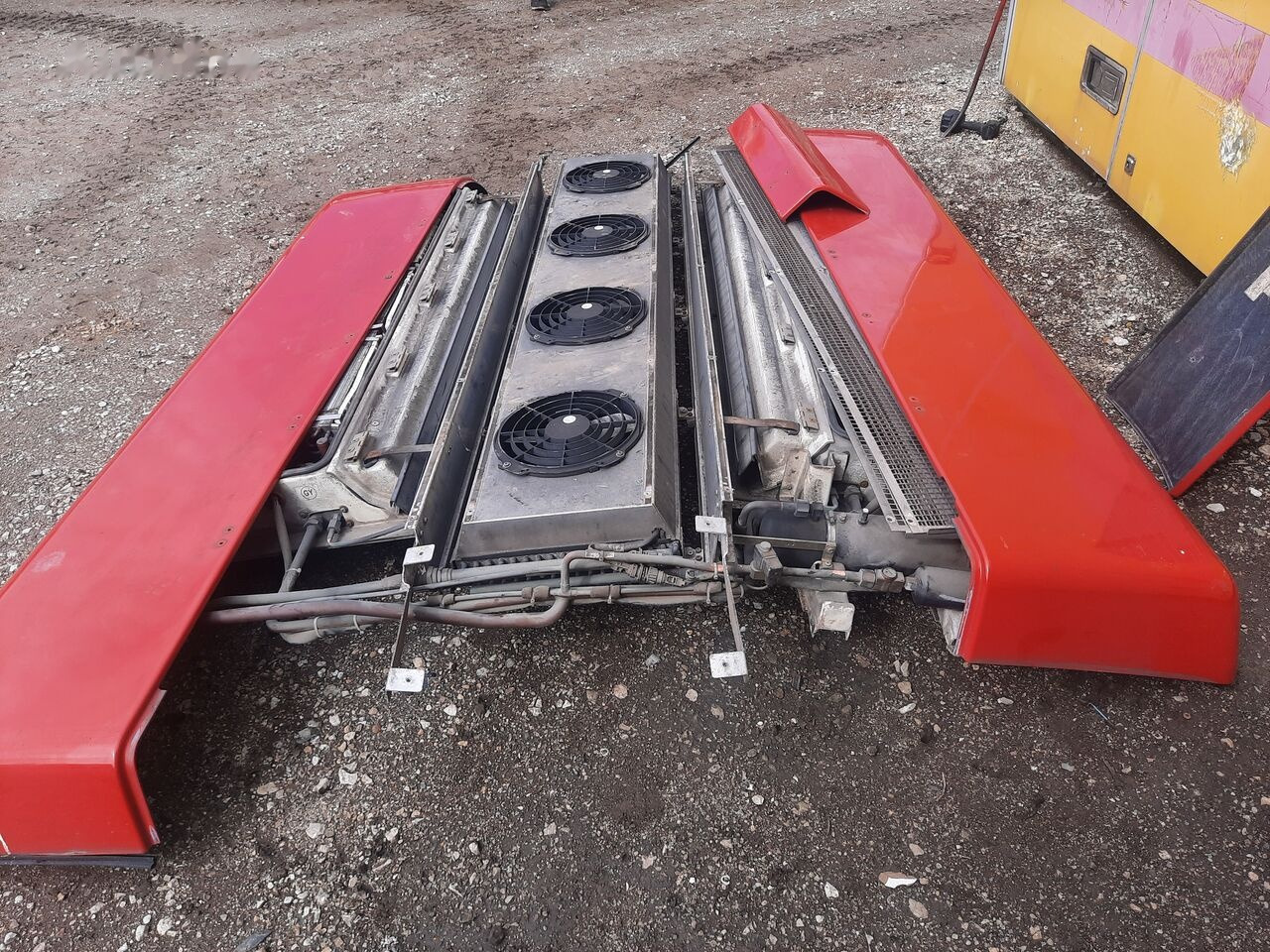 Volvo Sutruk Volvo b12 - Condenser for Bus: picture 4 Volvo Sutruk Volvo b12 - Condenser for Bus: picture 4