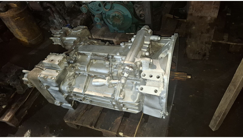 ZF GO210-6. S6 85+GV80/ S6 90 + GV90 - Gearbox: picture 1 ZF GO210-6. S6 85+GV80/ S6 90 + GV90 - Gearbox: picture 1