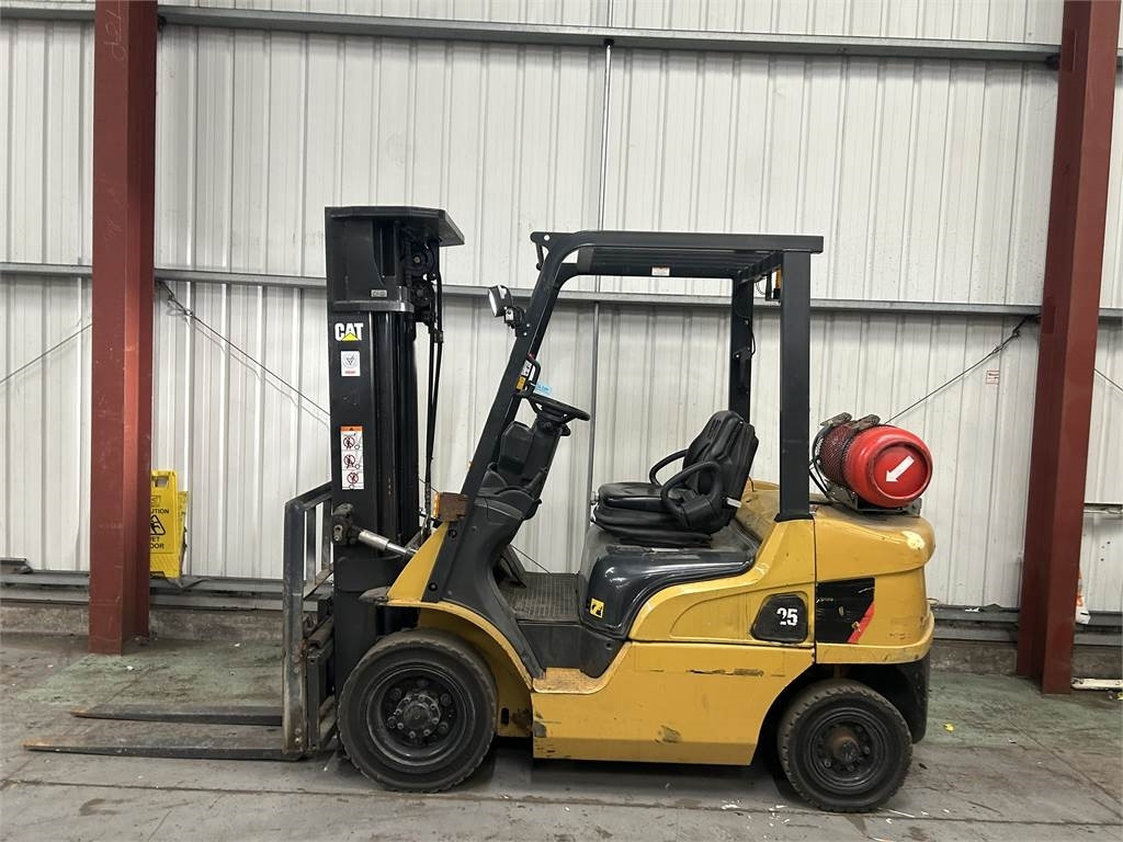 CAT GP25NT - LPG forklift: picture 1 CAT GP25NT - LPG forklift: picture 1