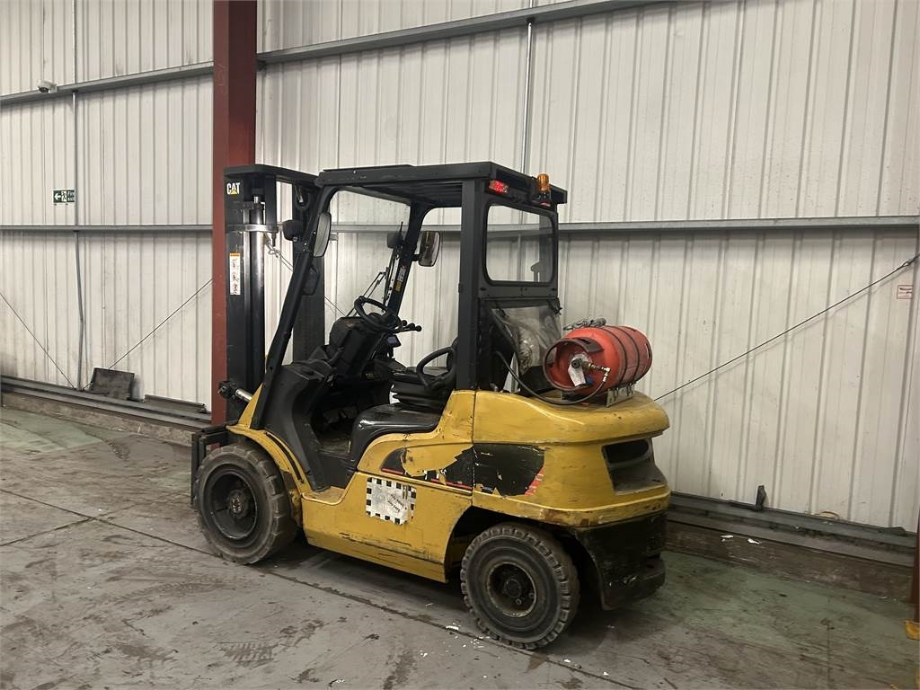 CAT GP35NT - LPG forklift: picture 3 CAT GP35NT - LPG forklift: picture 3
