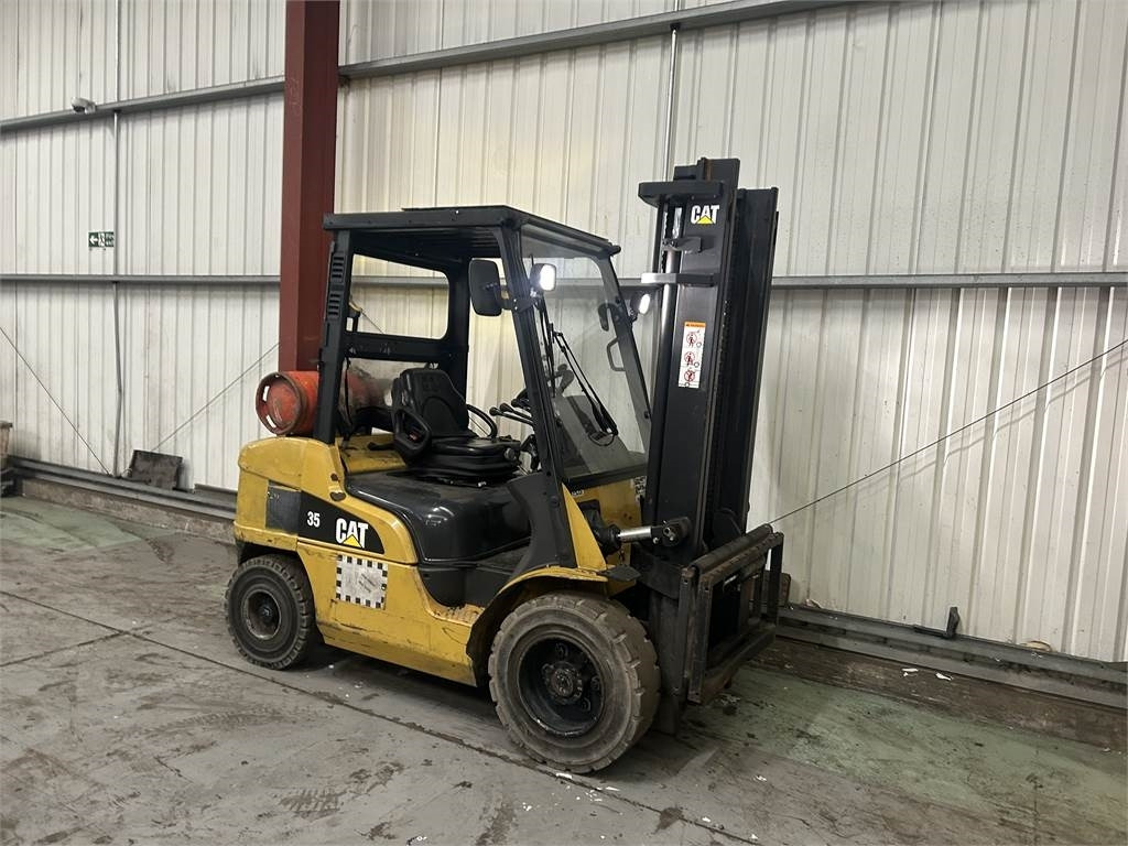 CAT GP35NT - LPG forklift: picture 4 CAT GP35NT - LPG forklift: picture 4