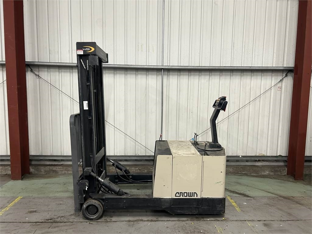 Crown 40WBTL - Pallet truck: picture 1 Crown 40WBTL - Pallet truck: picture 1
