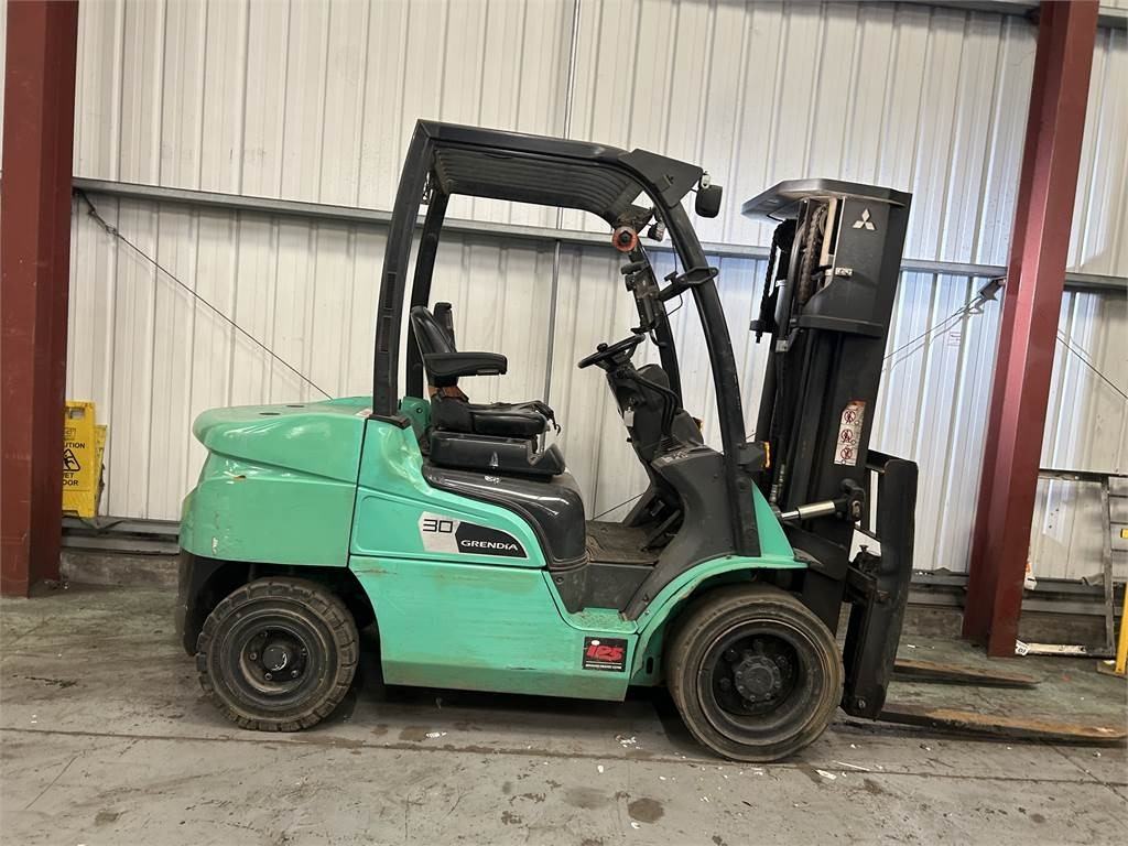 Mitsubishi FD30NT  - Diesel forklift: picture 5 Mitsubishi FD30NT  - Diesel forklift: picture 5