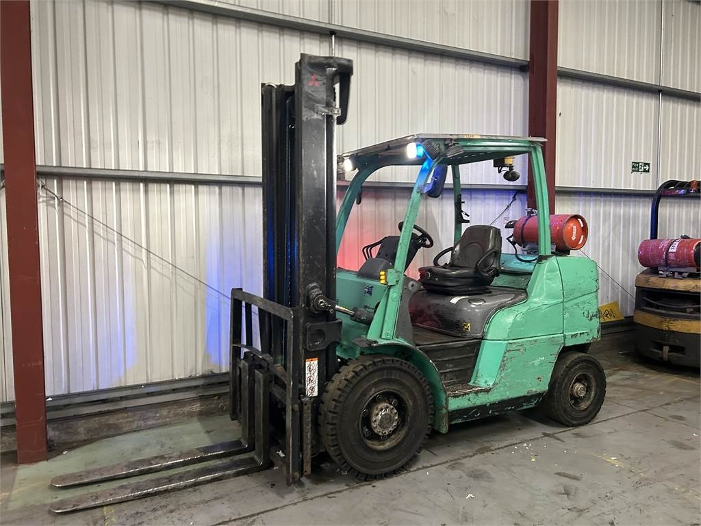 Mitsubishi FG40NT - LPG forklift: picture 2 Mitsubishi FG40NT - LPG forklift: picture 2