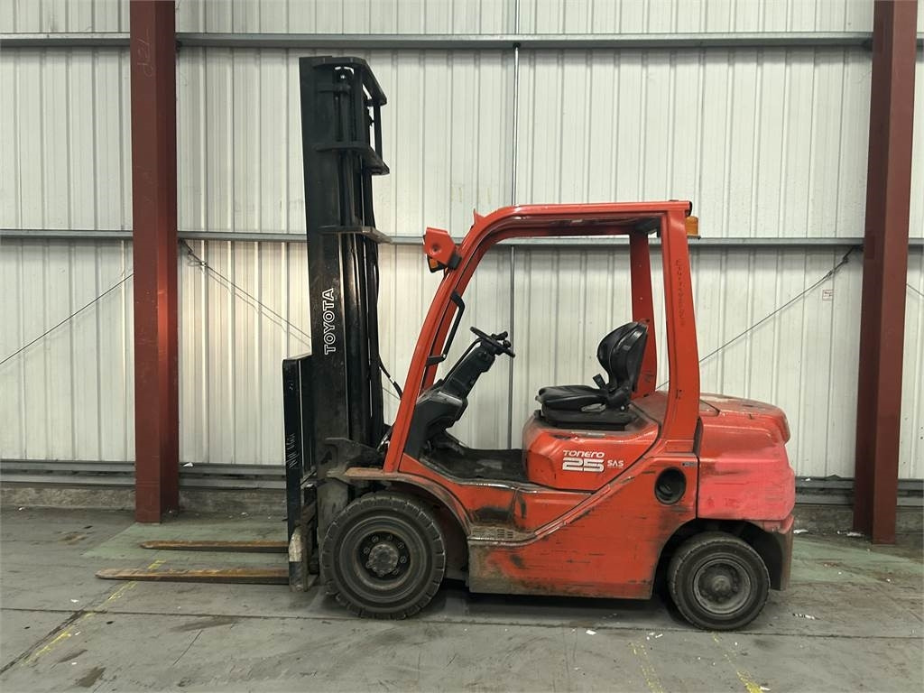 Toyota 02-8FDF25 - Diesel forklift: picture 1 Toyota 02-8FDF25 - Diesel forklift: picture 1