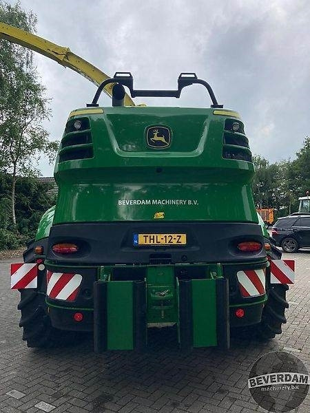 John Deere 8400 - Agricultural machinery: picture 5 John Deere 8400 - Agricultural machinery: picture 5