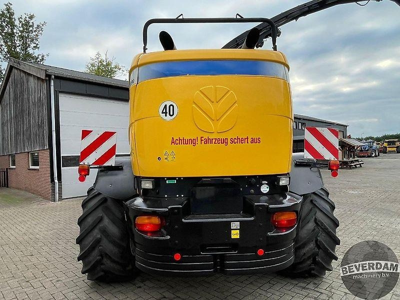 New Holland FR9090 - Forage harvester: picture 4 New Holland FR9090 - Forage harvester: picture 4