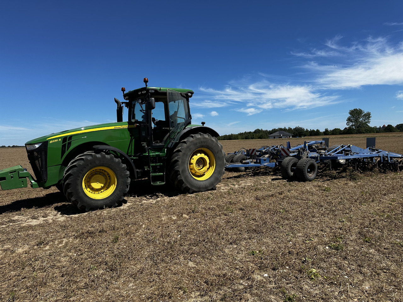John Deere 8335 R AutoPower 50 km/h 370 PS - Farm tractor: picture 1 John Deere 8335 R AutoPower 50 km/h 370 PS - Farm tractor: picture 1