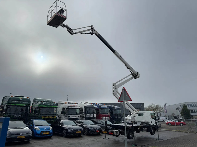 Nissan Cabstar 35.12 + ISOLI 21 METER AERIAL PLATFORM - Commercial vehicle: picture 5 Nissan Cabstar 35.12 + ISOLI 21 METER AERIAL PLATFORM - Commercial vehicle: picture 5
