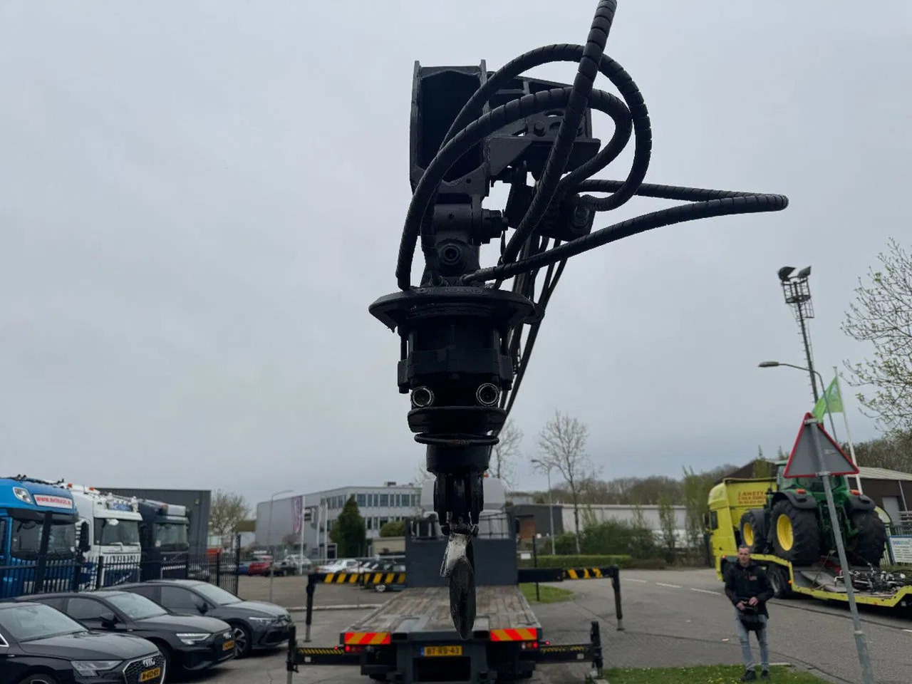 DAF CF 85.360 6X2 EURO 5 HIAB 377 + REMOTE CONTROL T - Crane truck: picture 5 DAF CF 85.360 6X2 EURO 5 HIAB 377 + REMOTE CONTROL T - Crane truck: picture 5