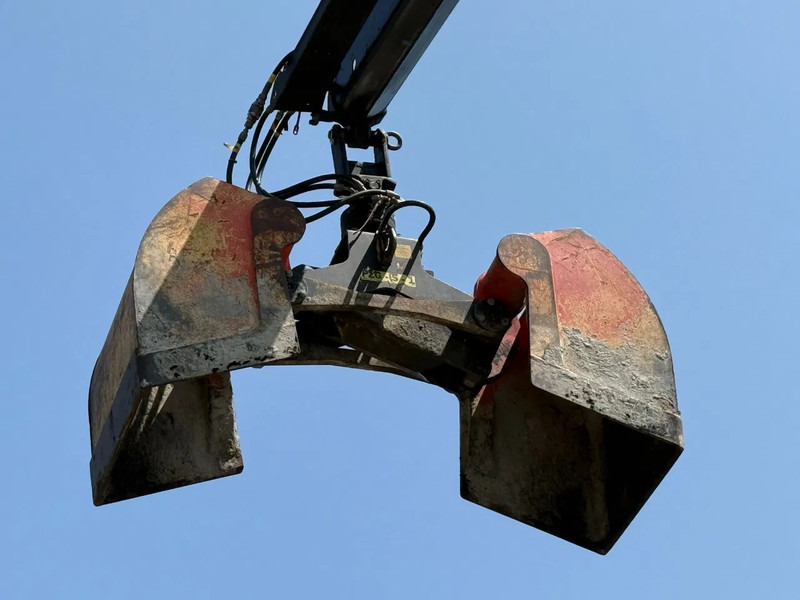 Hook lift truck, Crane truck DAF CF 85.410 6X4 - EURO 5 + PALFINGER PK15500 + REMOTE + PALFINGER HOOK: picture 10 Hook lift truck, Crane truck DAF CF 85.410 6X4 - EURO 5 + PALFINGER PK15500 + REMOTE + PALFINGER HOOK: picture 10