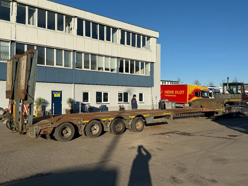 Faymonville STN-4AU - EXTENDABLE 4,82 METER + HYDRAULIC RAMPS - Low loader semi-trailer: picture 2 Faymonville STN-4AU - EXTENDABLE 4,82 METER + HYDRAULIC RAMPS - Low loader semi-trailer: picture 2