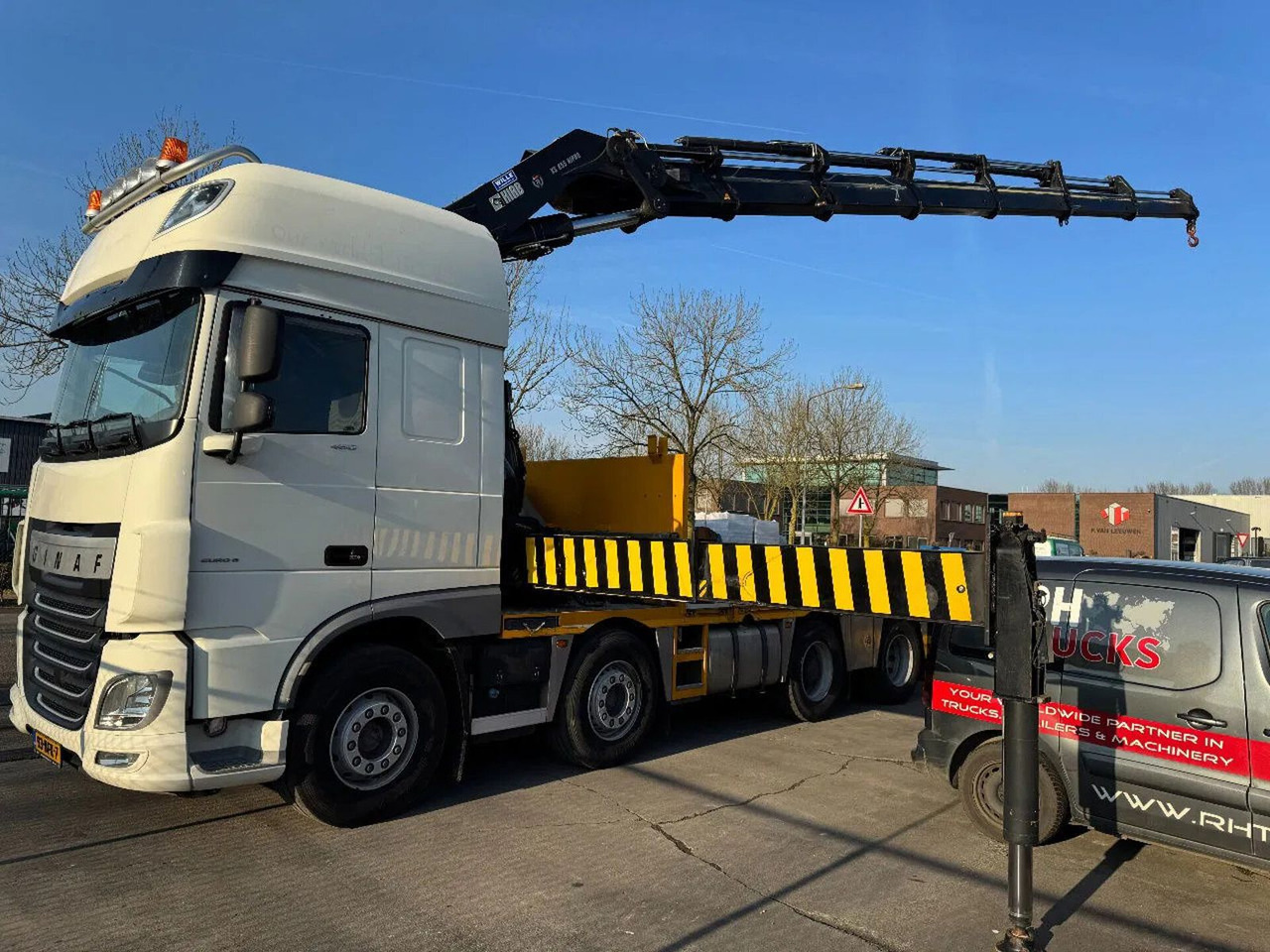 Ginaf G6 4140 CF 8X2 - EURO 6 + HIAB 855 EP-6 + REMOTE - Crane truck, Dropside/ Flatbed truck: picture 2 Ginaf G6 4140 CF 8X2 - EURO 6 + HIAB 855 EP-6 + REMOTE - Crane truck, Dropside/ Flatbed truck: picture 2