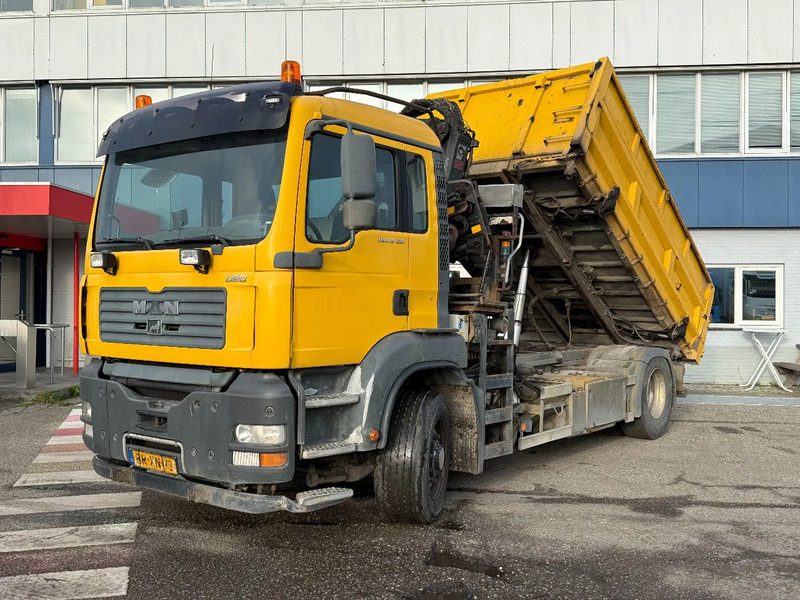 MAN TGA 18.310 4X4 + HIAB 122 ES-2 - DAMAGED CRANE - Crane truck: picture 2 MAN TGA 18.310 4X4 + HIAB 122 ES-2 - DAMAGED CRANE - Crane truck: picture 2