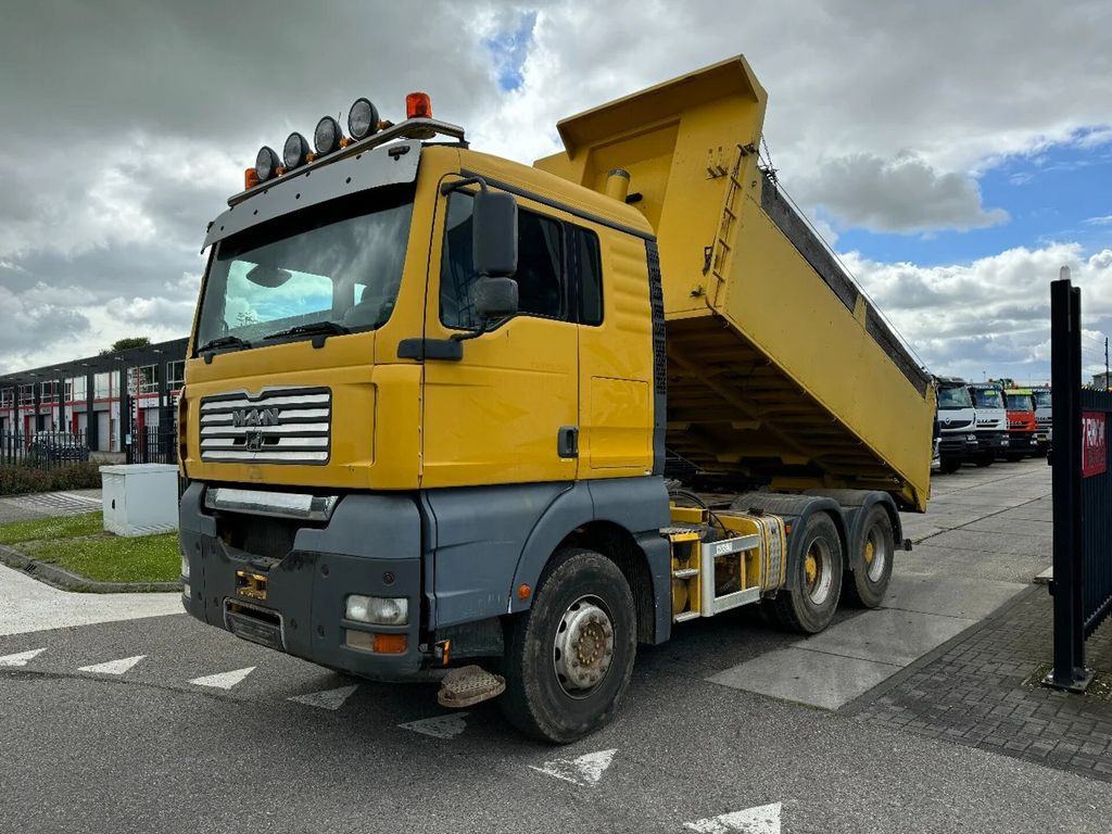 MAN TGA 26.530 6X4 MANUAL 3 PEDALS - Tipper: picture 1 MAN TGA 26.530 6X4 MANUAL 3 PEDALS - Tipper: picture 1