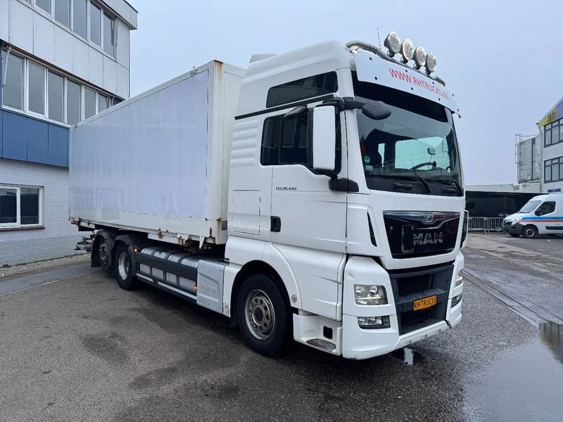 MAN TGX 26.440 6X2-2 BDF + KRONE BOX RETARDER BÄR LOAD LIFT 2000 KG - Container transporter/ Swap body truck: picture 3 MAN TGX 26.440 6X2-2 BDF + KRONE BOX RETARDER BÄR LOAD LIFT 2000 KG - Container transporter/ Swap body truck: picture 3