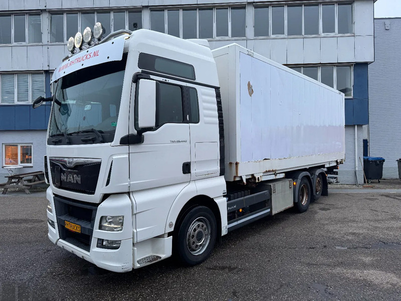 MAN TGX 26.440 6X2-2 BDF + KRONE BOX RETARDER BÄR LOAD LIFT 2000 KG - Container transporter/ Swap body truck: picture 1 MAN TGX 26.440 6X2-2 BDF + KRONE BOX RETARDER BÄR LOAD LIFT 2000 KG - Container transporter/ Swap body truck: picture 1