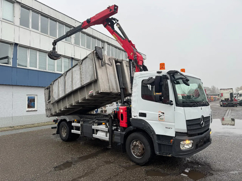 Mercedes-Benz Atego 1627 4X2 EURO 6 KIPPER + PALFINGER EPSILON C70L + REMOTE CONTROL - Tipper, Crane truck: picture 3 Mercedes-Benz Atego 1627 4X2 EURO 6 KIPPER + PALFINGER EPSILON C70L + REMOTE CONTROL - Tipper, Crane truck: picture 3
