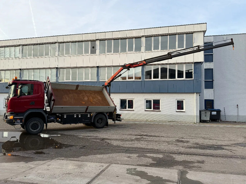 Scania G370 4X4 EURO 6 + 3-SIDE TIPPER + PALFINGER PK9002 + REMOTE - Tipper, Crane truck: picture 3 Scania G370 4X4 EURO 6 + 3-SIDE TIPPER + PALFINGER PK9002 + REMOTE - Tipper, Crane truck: picture 3