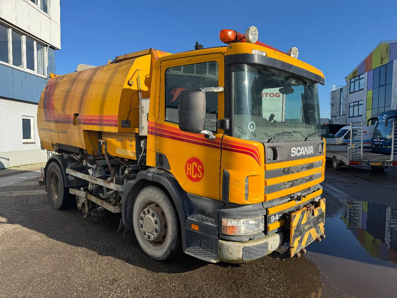 Scania P94-220 4X2 FULL STEEL VEEGMACHINE SWEEPER - Road sweeper: picture 3 Scania P94-220 4X2 FULL STEEL VEEGMACHINE SWEEPER - Road sweeper: picture 3