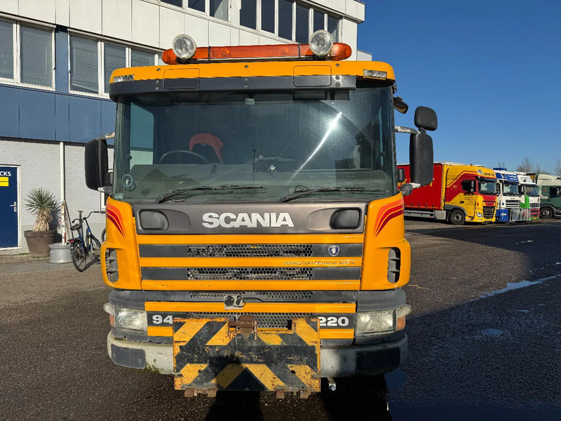 Scania P94-220 4X2 FULL STEEL VEEGMACHINE SWEEPER - Road sweeper: picture 2 Scania P94-220 4X2 FULL STEEL VEEGMACHINE SWEEPER - Road sweeper: picture 2