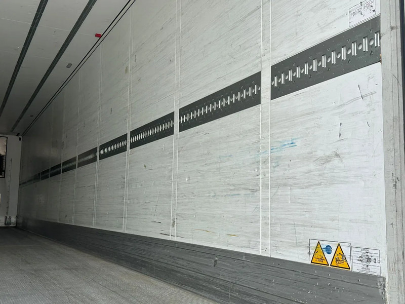 Refrigerator semi-trailer Schmitz Cargobull SCB*S3B THERMO KING SLX300E 3 AXLE: picture 16 Refrigerator semi-trailer Schmitz Cargobull SCB*S3B THERMO KING SLX300E 3 AXLE: picture 16