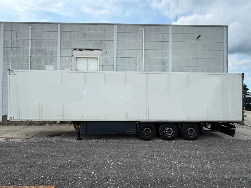 Schmitz Cargobull SCB*S3B THERMO KING SLX300E 3 AXLE - Refrigerator semi-trailer: picture 2 Schmitz Cargobull SCB*S3B THERMO KING SLX300E 3 AXLE - Refrigerator semi-trailer: picture 2