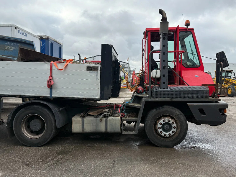 Terberg YT 180 4X2 - HUB REDUCTION + NL REGISTRATION! - Terminal tractor: picture 4 Terberg YT 180 4X2 - HUB REDUCTION + NL REGISTRATION! - Terminal tractor: picture 4