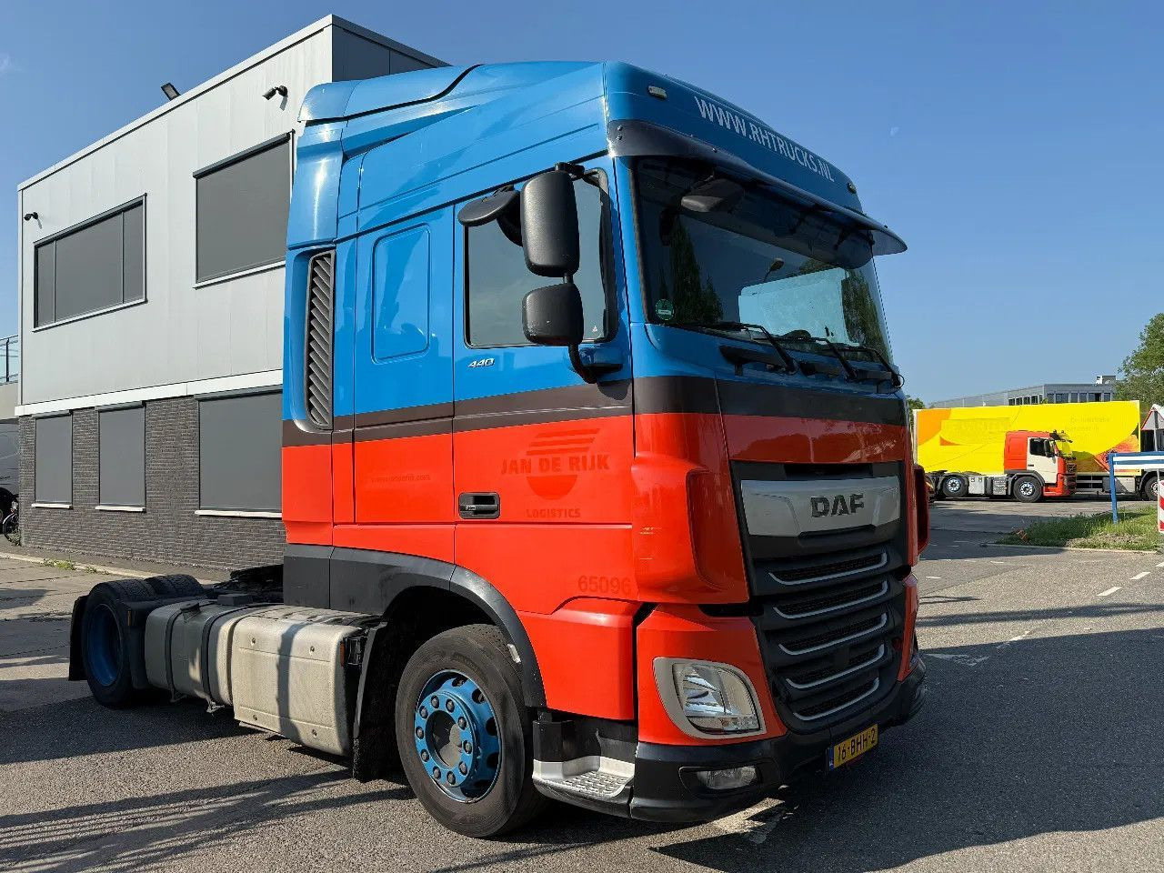 DAF XF 440 4X2 ENGINE RUNNING BUT TICKING! - Tractor unit: picture 5 DAF XF 440 4X2 ENGINE RUNNING BUT TICKING! - Tractor unit: picture 5