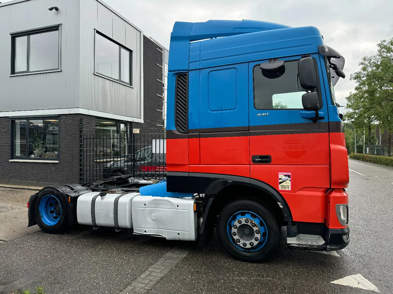 DAF XF 440 4X2 EURO 6 MEGA LOW DECK - Tractor unit: picture 4 DAF XF 440 4X2 EURO 6 MEGA LOW DECK - Tractor unit: picture 4