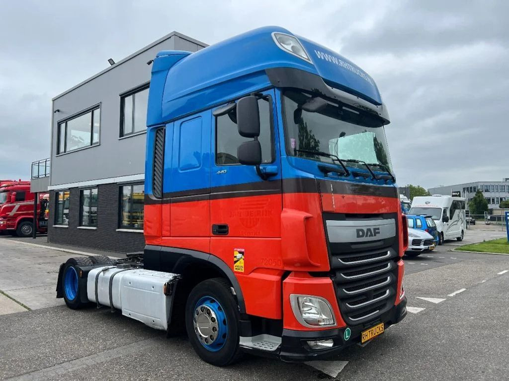 DAF XF 440 4X2 - EURO 6 - MEGA - Tractor unit: picture 3 DAF XF 440 4X2 - EURO 6 - MEGA - Tractor unit: picture 3