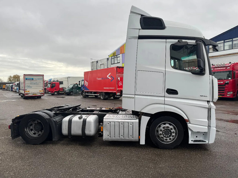 Mercedes-Benz Actros 1842 4X2 EURO 6 MEGA DOUBLE TANK - Tractor unit: picture 4 Mercedes-Benz Actros 1842 4X2 EURO 6 MEGA DOUBLE TANK - Tractor unit: picture 4